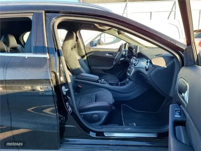 Usado Mercedes GLA200 13 CV (9 kW) 2019 SUV