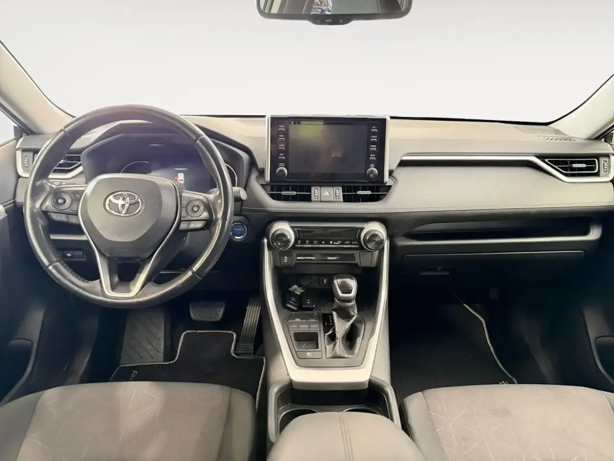Usado Toyota RAV4 Hybrid Business Edition 218 CV (160 kW) 2019 Gris/plata SUV