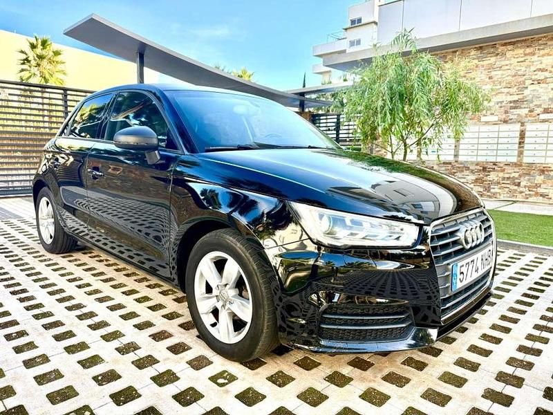 Usado Audi A1 Sportback Design 90 CV (66 kW) 2015 Negro Utilitario
