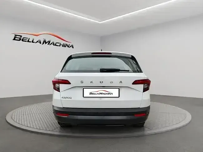 Usado Skoda Karoq Ambition 150 HP (110 kW) 2022 Branco SUV
