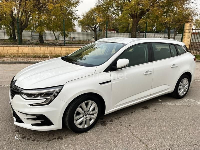 Usado Renault Mégane GrandTour Business 115 CV (84 kW) 2021 Blanco Familiar