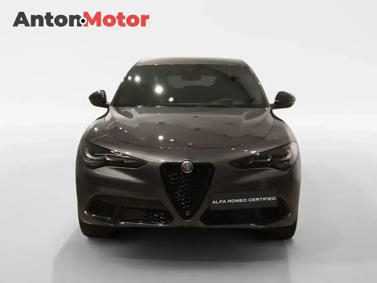 Usado Alfa Romeo Stelvio Veloce 210 CV (154 kW) 2025 Gris SUV