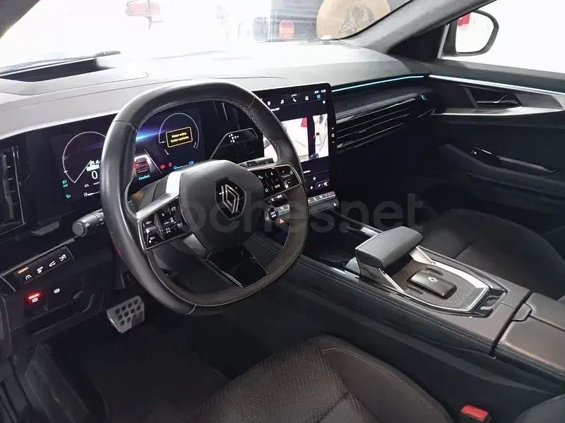 Usado Renault Austral Iconic Esprit Alpine 200 CV (147 kW) 2023 Gris / plata SUV