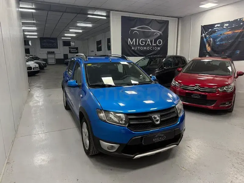 Usado Dacia Sandero Stepway 90 CV (66 kW) 2014 Azul Berlina