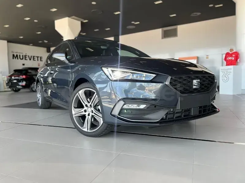 Nuevo Seat Leon FR 150 CV (110 kW) 2026 Gris / plata Berlina