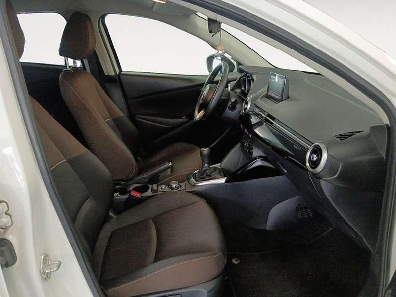 Usado Mazda 2 91 CV (66 kW) 2021 Blanco Utilitario