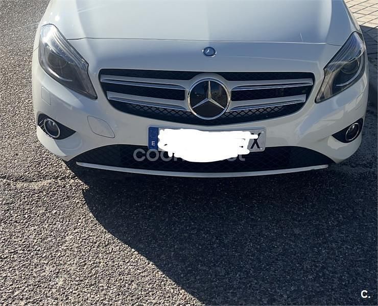Usado Mercedes A180 Style 109 CV (80 kW) 2014 Blanco Berlina