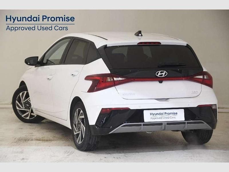 Usado Hyundai i20 101 CV (74 kW) 2025 Blanco Utilitario