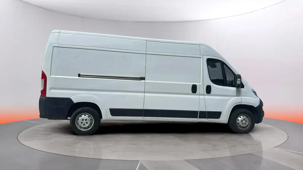 Usado Citroën Jumper 140 CV (102 kW) 2022 Blanco Monovolumen