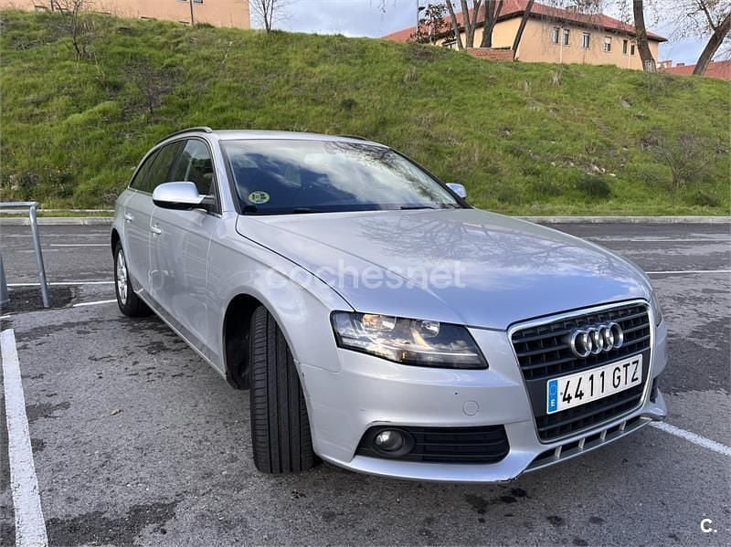 Usado Audi A4 120 CV (88 kW) 2010 Gris / plata Familiar