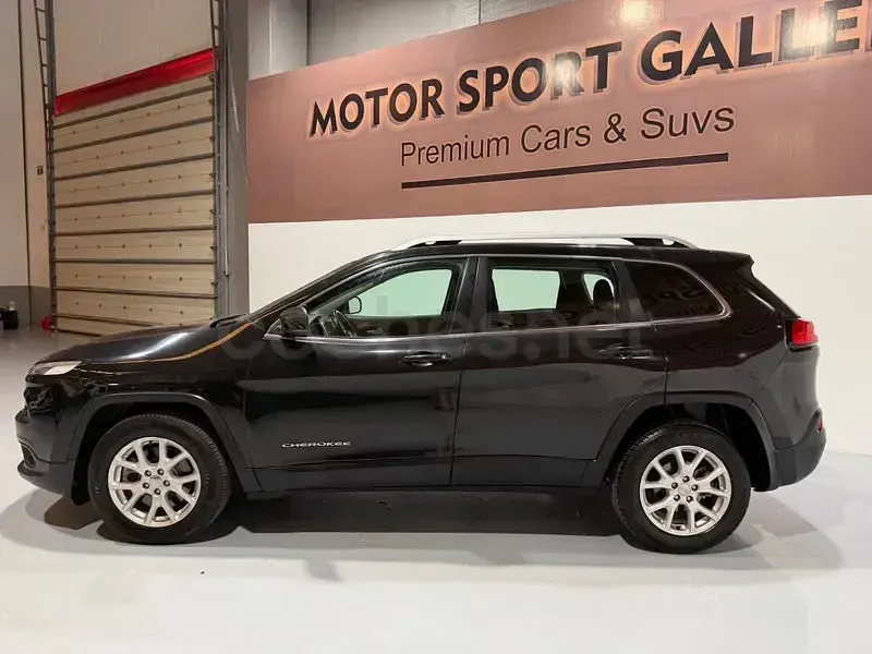 Usado Jeep Cherokee Longitude 140 CV (102 kW) 2013 Negro SUV