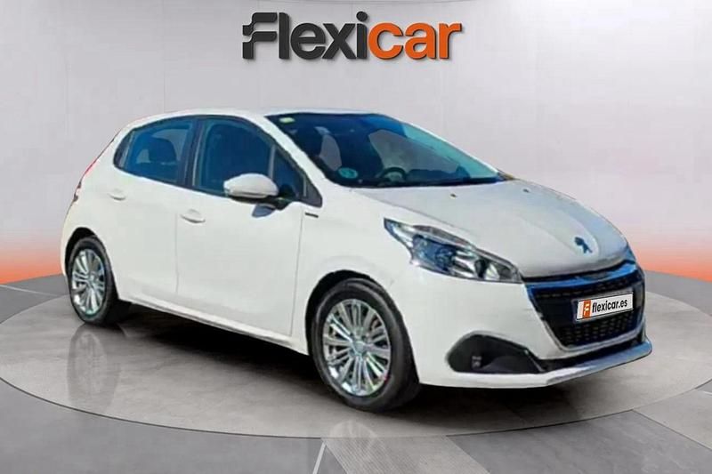 Blanco Usado 2018 Peugeot 208 Signature Sky Utilitario | 7990 € (Buen precio) - Imagen 1/4