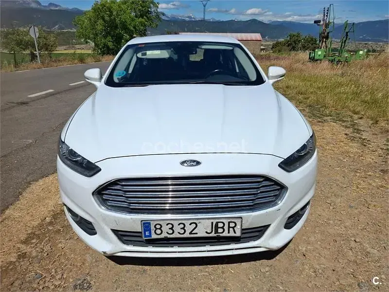 Usado Ford Mondeo Trend 150 CV (110 kW) 2014 Blanco Familiar