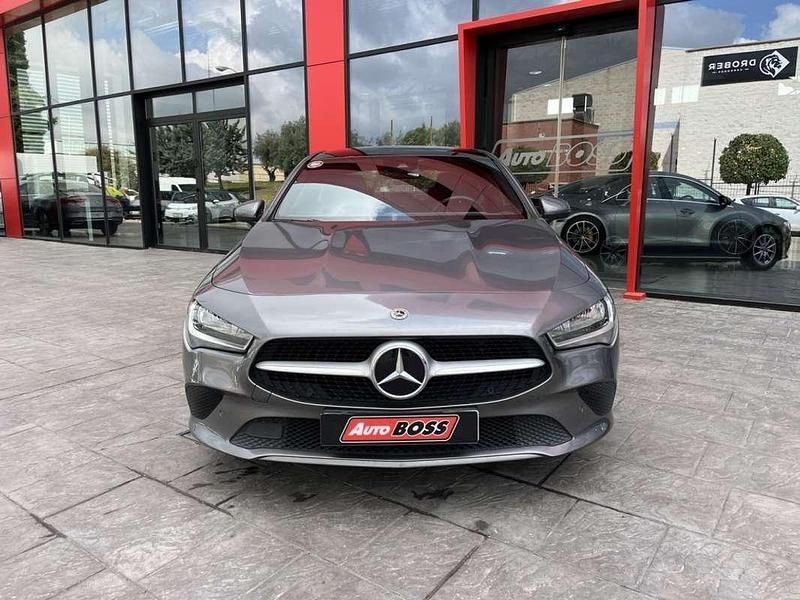 Usado Mercedes CLA180 136 CV (100 kW) 2021 Gris / plata Berlina