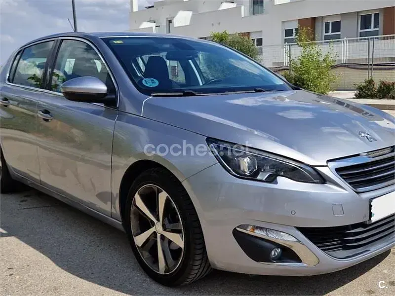 Usado Peugeot 308 Allure 110 CV (80 kW) 2016 Gris / plata Berlina