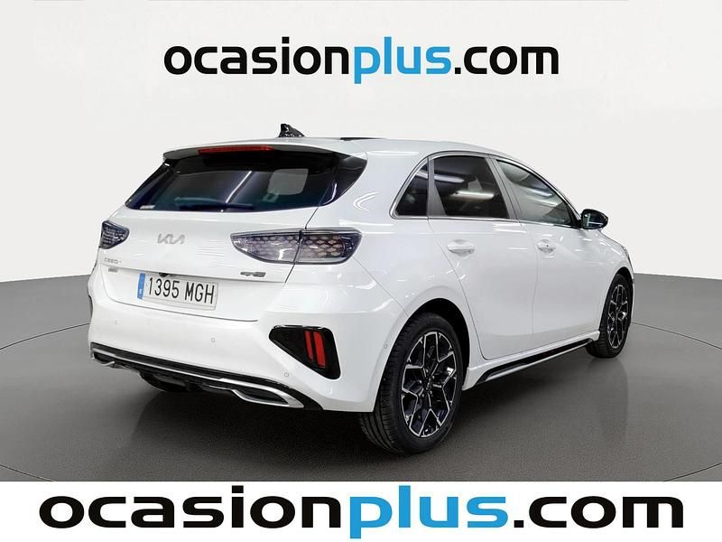 Usado Kia Ceed GT GT-Line 136 HP (100 kW) 2023 Branco