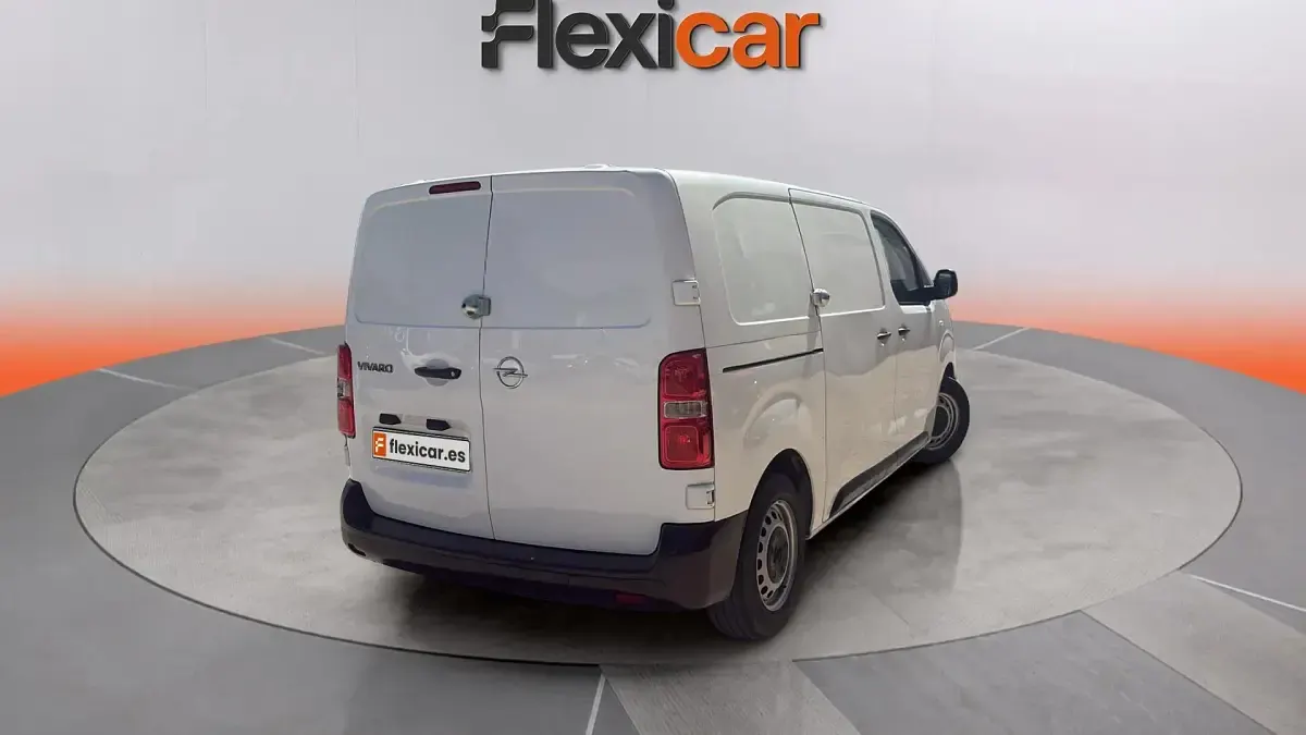 Usado Opel Vivaro 120 CV (88 kW) 2021 Blanco Monovolumen
