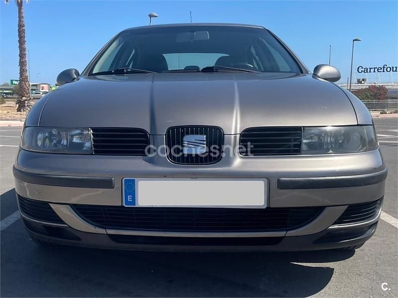 Usado Seat Leon Stella 110 CV (80 kW) 2004 Gris / plata Utilitario