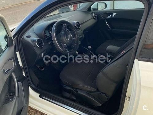 Blanco Usado 2013 Audi A1 Attraction Utilitario | 7500 € (Super precio) - Imagen 1/4