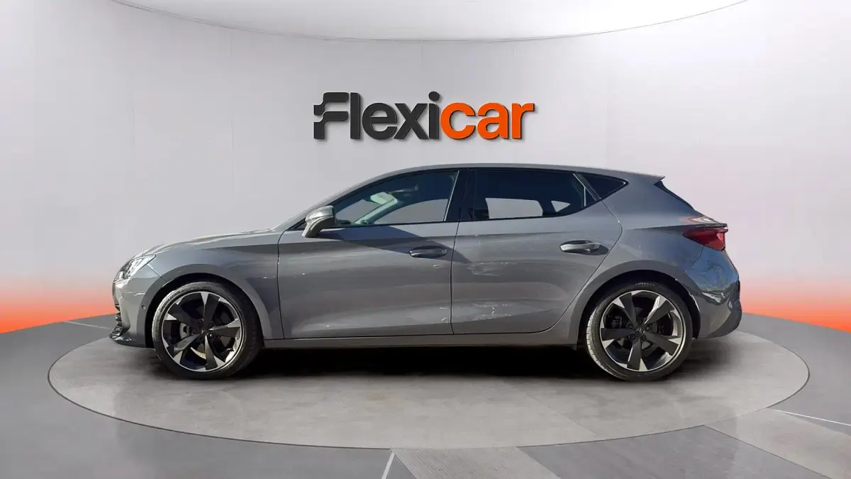 Käytetty Cupra Leon 190 HP (139 kW) 2024 Harmaa Viistoperä