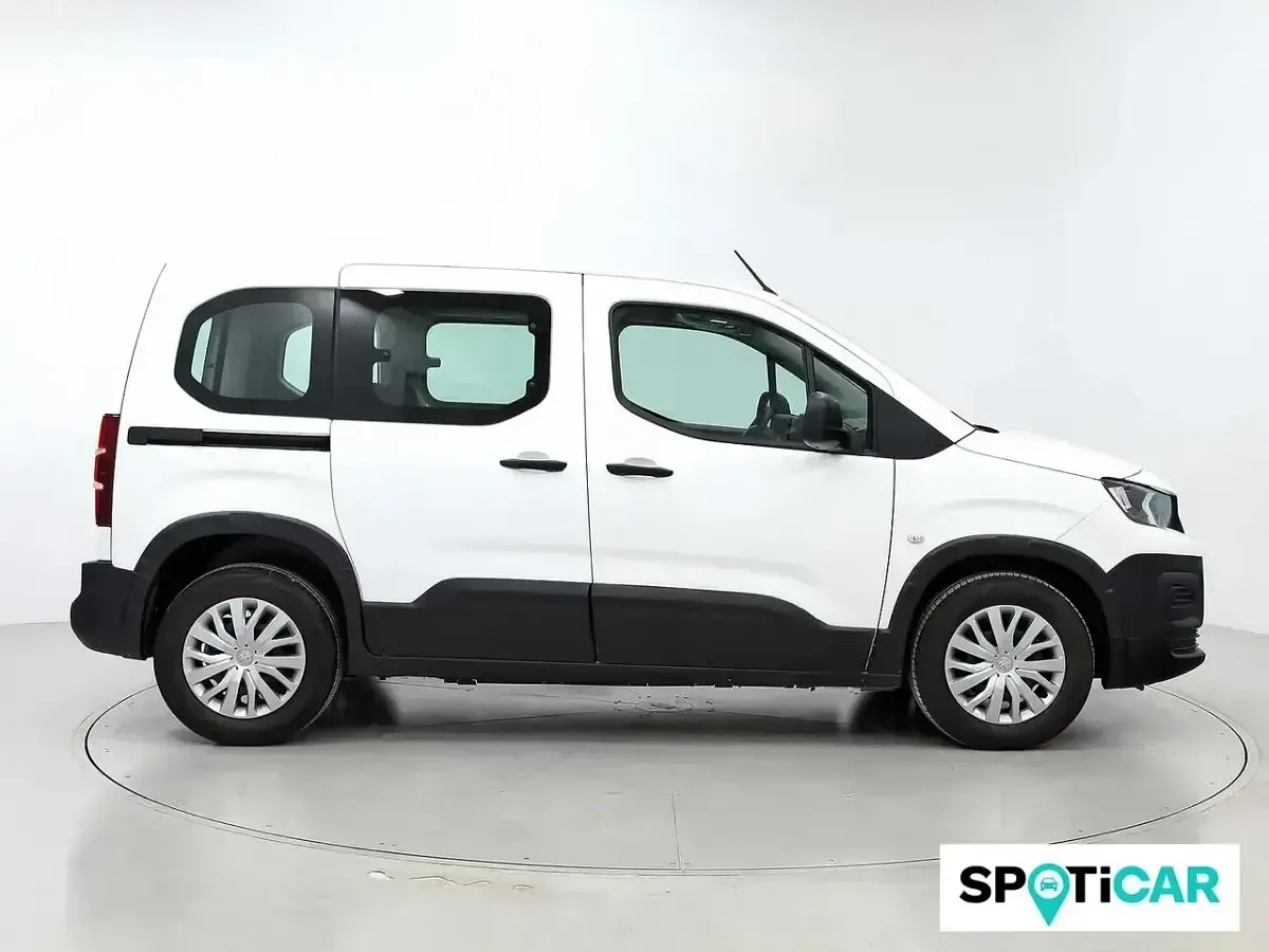 Usado Peugeot Rifter Active 101 CV (74 kW) 2021 Blanco Monovolumen