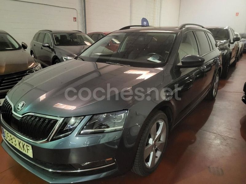 Gris Usado 2018 Skoda Octavia Style Familiar | 13.999 € (Precio justo) - Imagen 1/4
