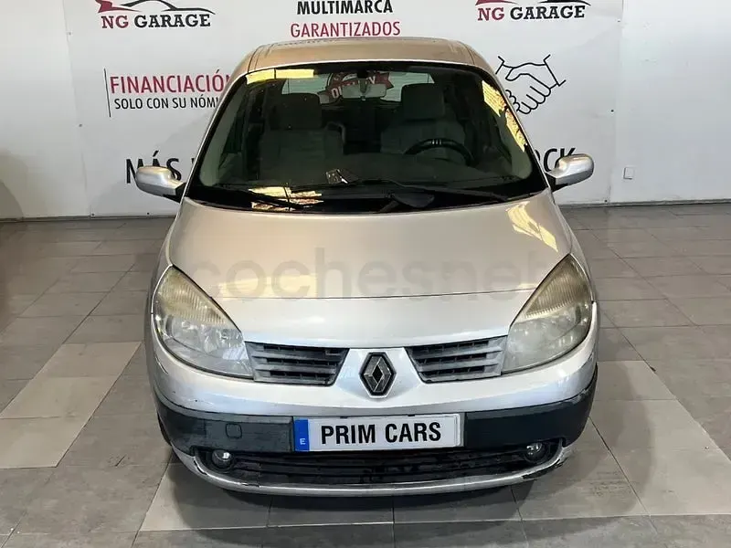 Usado Renault Scénic II Dynamique 105 CV (77 kW) 2006 Gris / plata Monovolumen