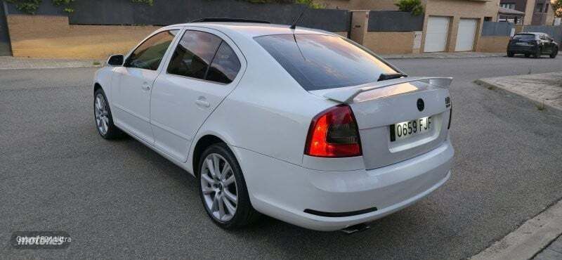 Usado Skoda Octavia vRS 170 CV (125 kW) 2007 Blanco Berlina