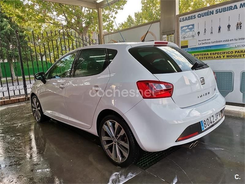 Usado Seat Ibiza Crono 90 CV (66 kW) 2016 Blanco Berlina