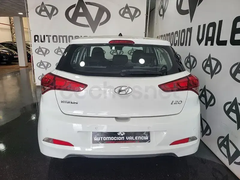 Usado Hyundai i20 84 HP (61 kW) 2016 Branco Sedan