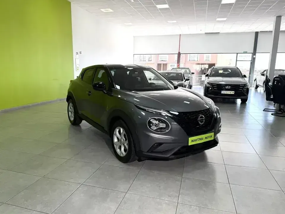 Usado Nissan Juke N-Connecta 114 CV (83 kW) 2022 Gris SUV