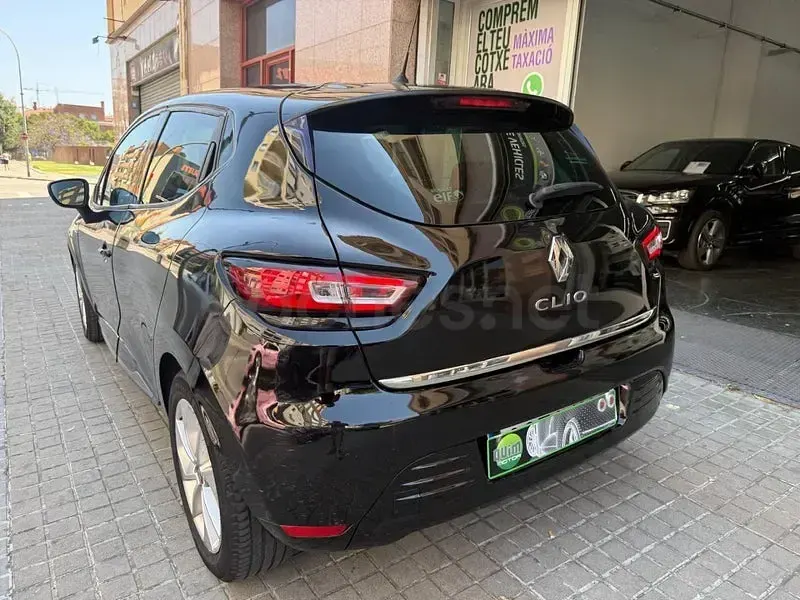 Usado Renault Clio IV LIMITED 75 CV (55 kW) 2017 Negro Berlina