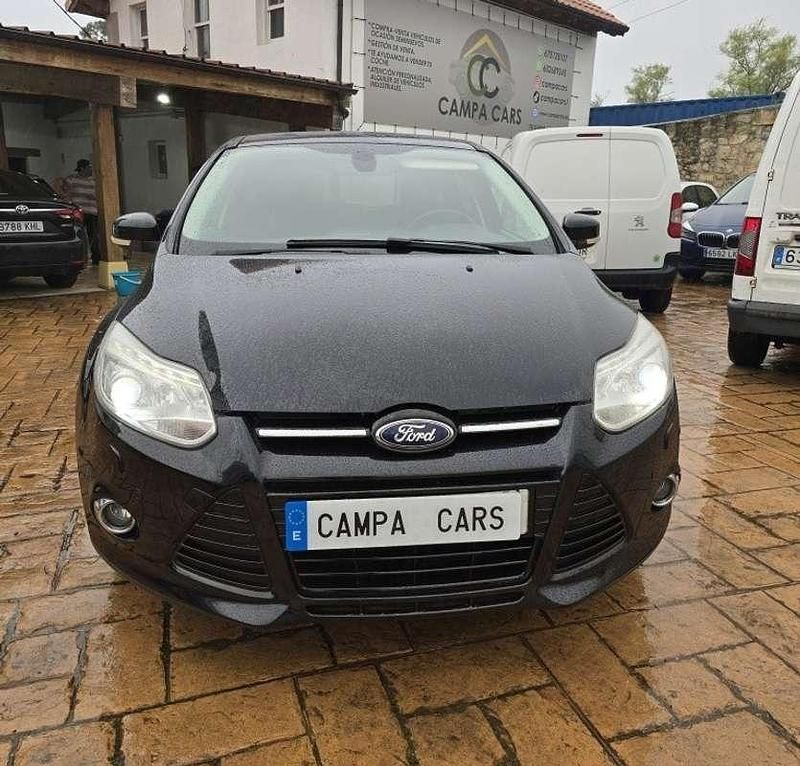 Usado Ford Focus Titanium 125 CV (91 kW) 2014 Negro Utilitario