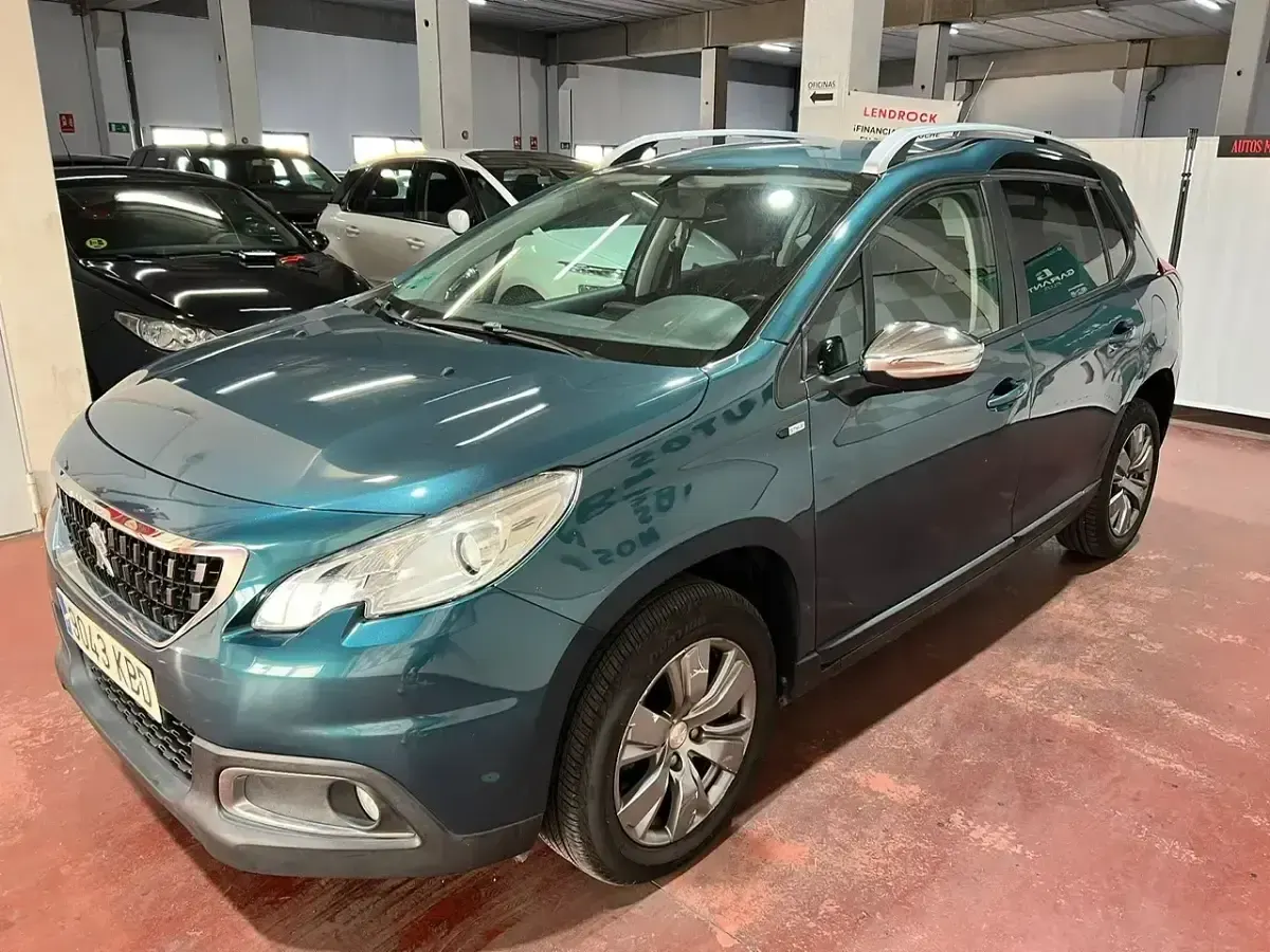 Usado Peugeot 2008 Allure 100 CV (73 kW) 2017 Verde SUV