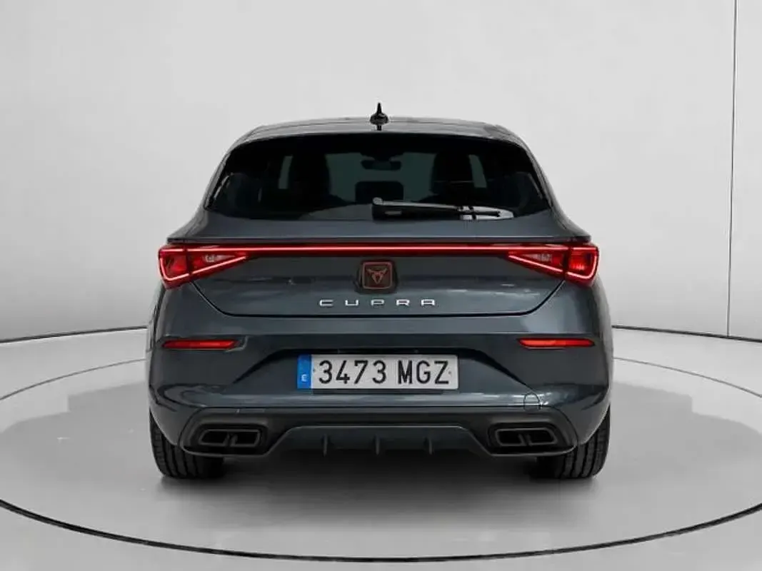 Usado Cupra Leon 150 CV (110 kW) 2023 Gris Utilitario