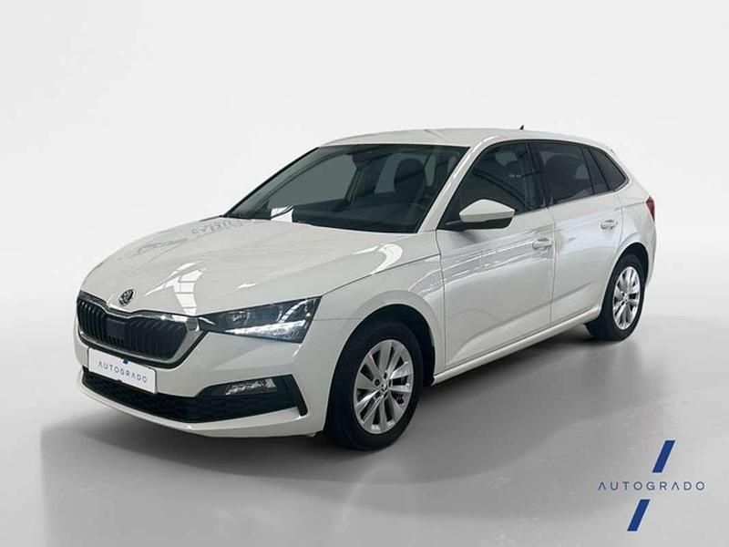 Blanco Usado 2023 Skoda Scala Ambition Utilitario | 14.490 € (Buen precio) - Imagen 1/4