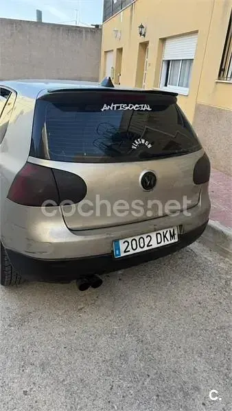Usado VW Golf IV Sportline 105 CV (77 kW) 2005 Gris / plata Berlina