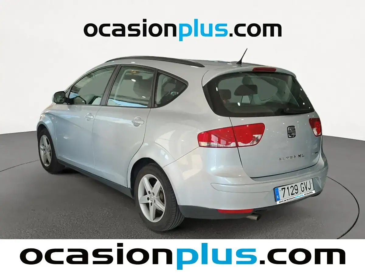 Usado Seat Altea Ecomotive 105 CV (77 kW) 2010 Gris Monovolumen