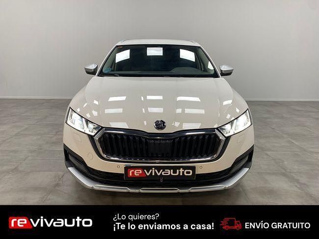 Usado Skoda Octavia 150 CV (110 kW) 2021 Blanco Familiar