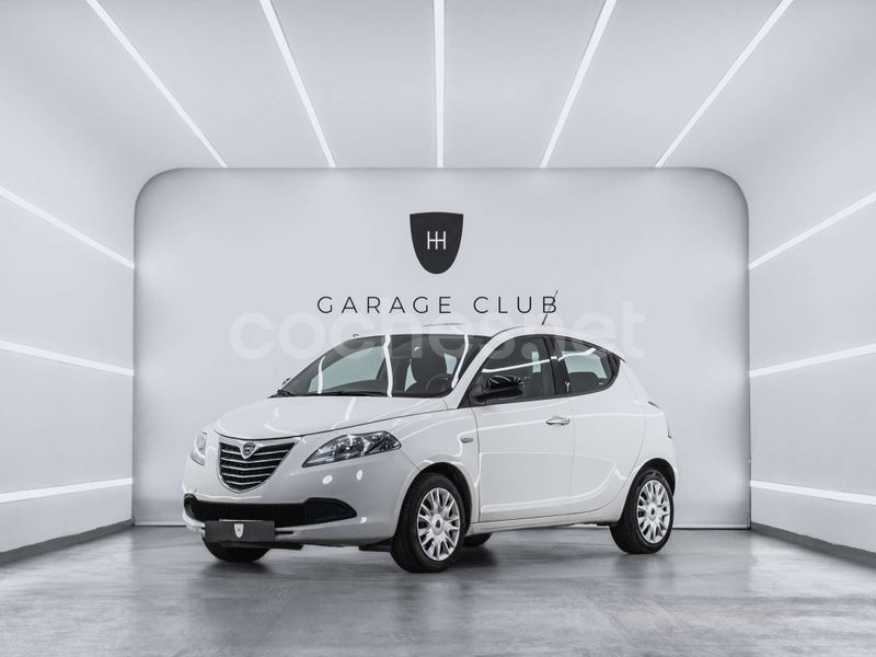 Blanco Usado 2013 Lancia Ypsilon Silver Utilitario | 5999 € (Un poco caro) - Imagen 1/4
