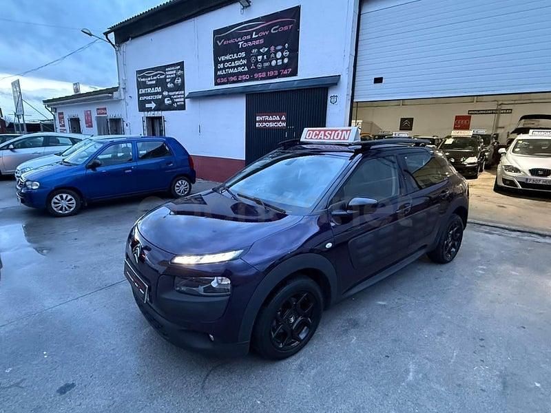 Usado Citroën C4 Cactus Feel 92 CV (67 kW) 2015 Azul Utilitario