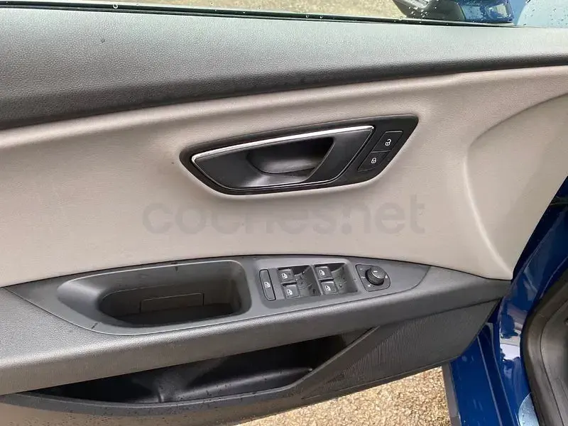 Usado Seat Leon 180 CV (132 kW) 2016 Azul Familiar