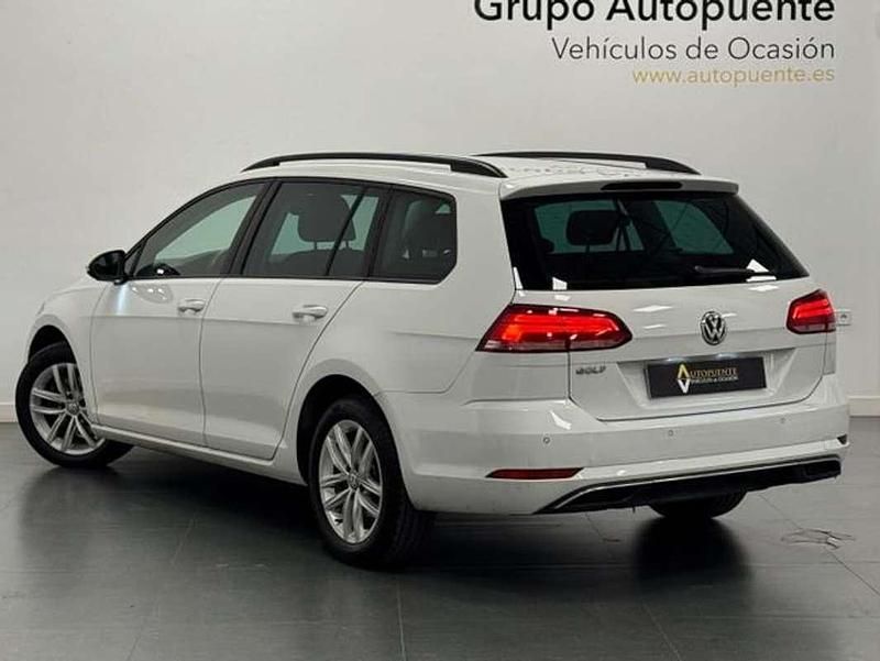 Usado VW Golf VII Advance 116 CV (85 kW) 2020 Blanco Familiar
