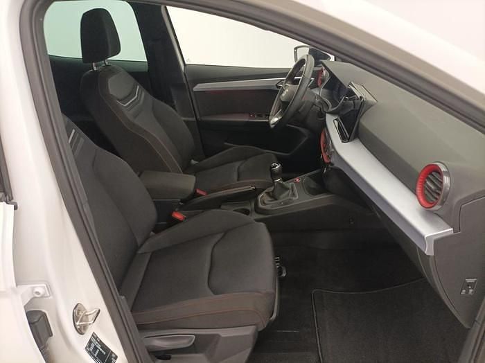 Usado Seat Ibiza FR 110 CV (80 kW) 2024 Blanco Berlina