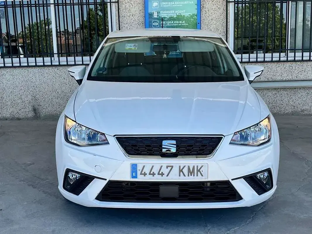 Usado Seat Ibiza Style 90 CV (66 kW) 2018 Blanco Utilitario