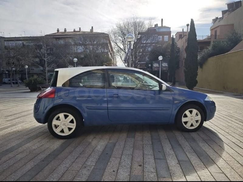 Usado Renault Mégane II Authentique 105 CV (77 kW) 2005 Azul Berlina