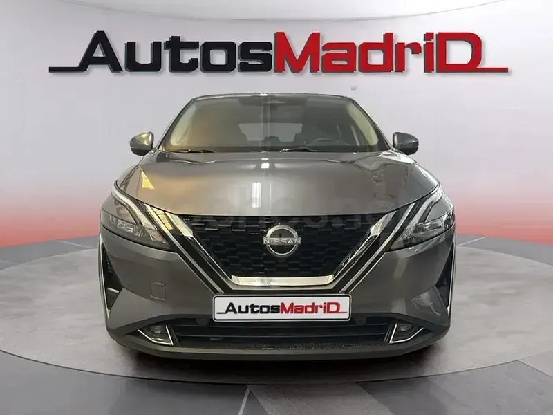 Usado Nissan Qashqai Acenta 158 CV (116 kW) 2024 Gris / plata SUV