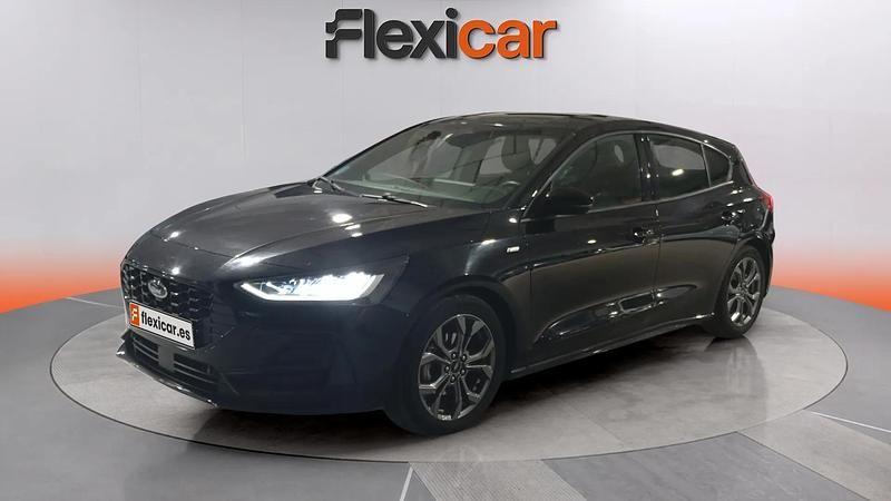 Usado Ford Focus ST-Line 125 CV (91 kW) 2023 Negro Berlina
