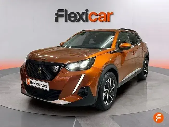 Usado Peugeot 2008 Allure 110 CV (80 kW) 2021 Naranja SUV