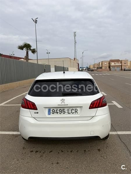 Usado Peugeot 308 Style 130 CV (95 kW) 2019 Blanco Berlina